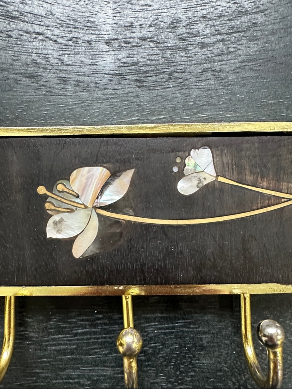 🆕 Anthropologie | Mother of Pearl Floral Wall Hook Rack - Picture 3 of 4